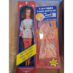 Sandi Doll by Totsy - Day to Night Passe~partout 1987Dress white‎ Nightgwn pink